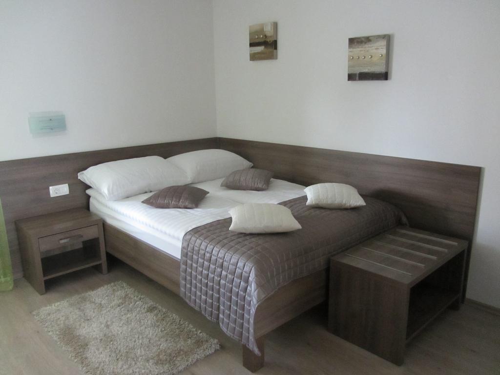 Villa Tollazzi Logatec Kamer foto