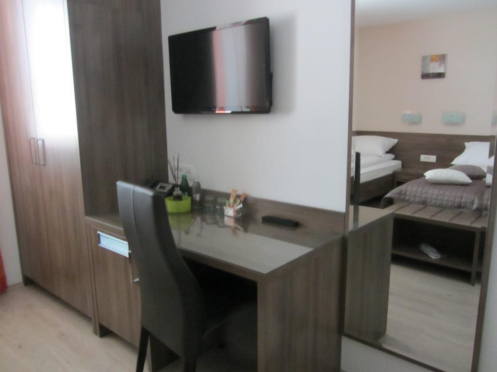 Villa Tollazzi Logatec Kamer foto